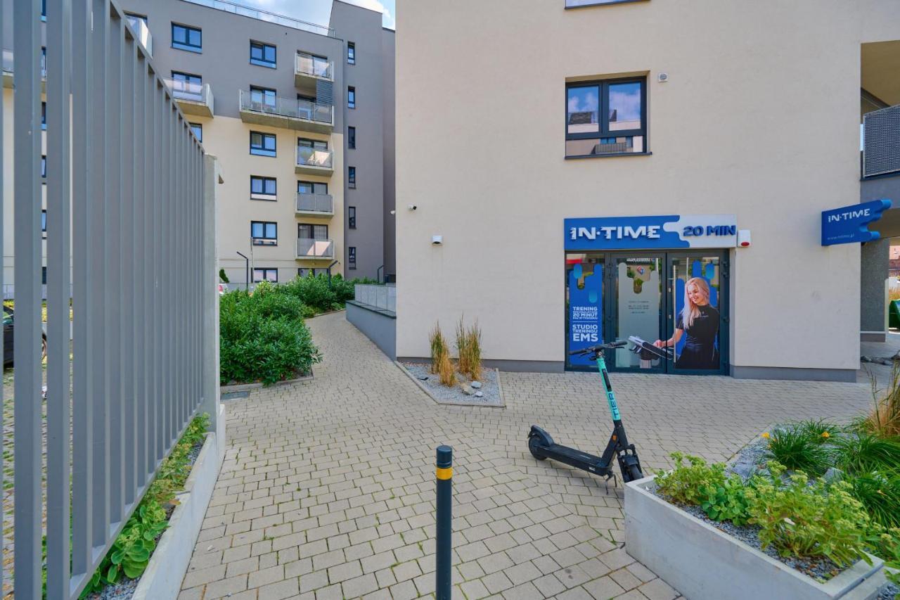 Spacious Apartment With Balcony Near The Slavic Hill Wroclaw By Renters Prestige Exterior photo