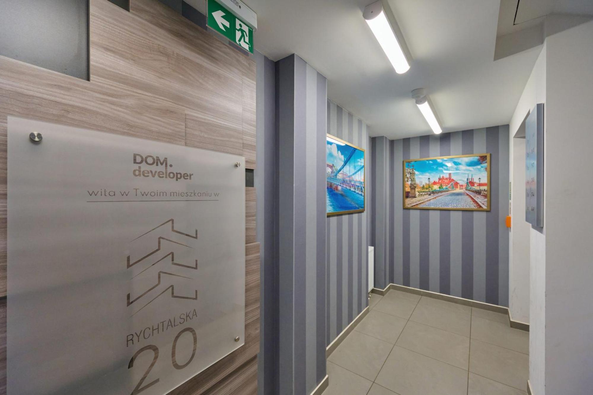 Spacious Apartment With Balcony Near The Slavic Hill Wroclaw By Renters Prestige Exterior photo